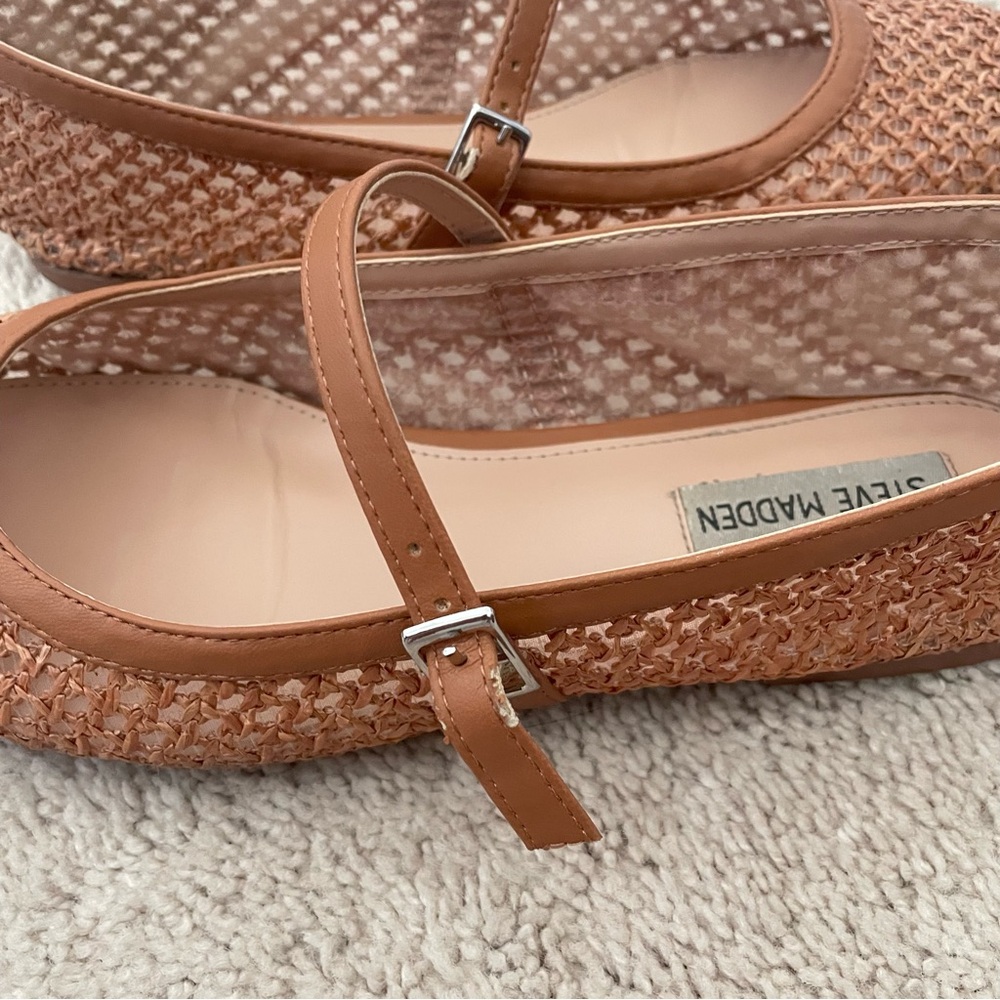 Steve Madden Woven Pointed-Toe Flats - Size 10 - Neutral Tan - Picture 4 of 5